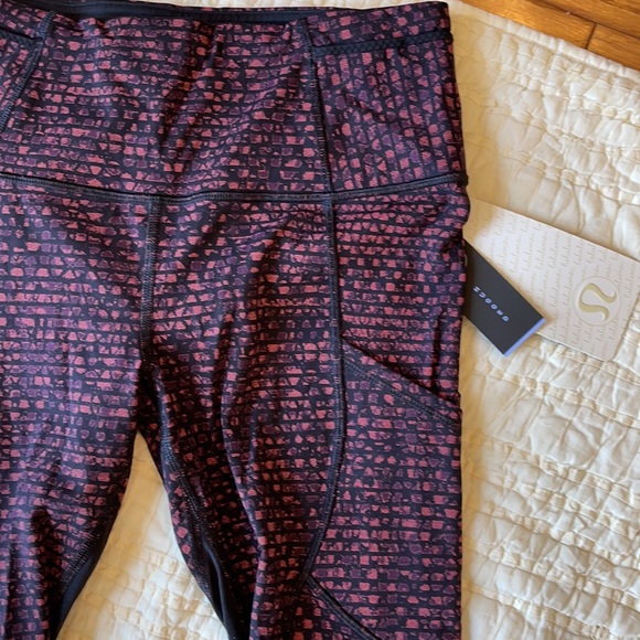 NWT Lululemon Outrun Crop - Picture 9 of 16